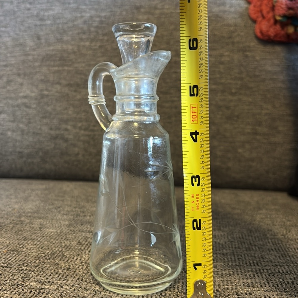 Etched Elegant Clear Mini Glass Decanter with Floral Design Part of Glass Cruet? - Picture 4 of 4